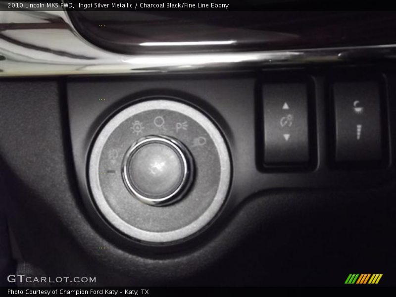 Ingot Silver Metallic / Charcoal Black/Fine Line Ebony 2010 Lincoln MKS FWD