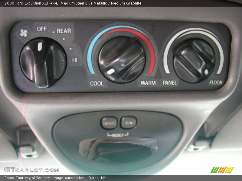 Controls of 2000 Excursion XLT 4x4