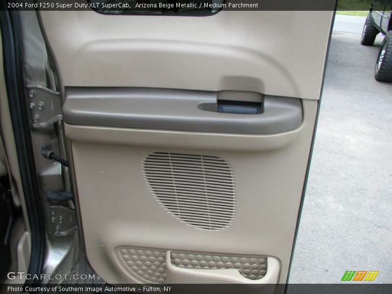 Arizona Beige Metallic / Medium Parchment 2004 Ford F250 Super Duty XLT SuperCab