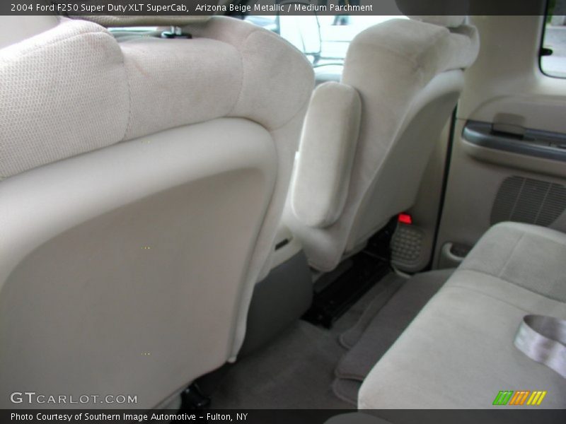 Arizona Beige Metallic / Medium Parchment 2004 Ford F250 Super Duty XLT SuperCab