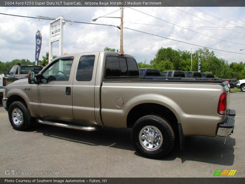 Arizona Beige Metallic / Medium Parchment 2004 Ford F250 Super Duty XLT SuperCab