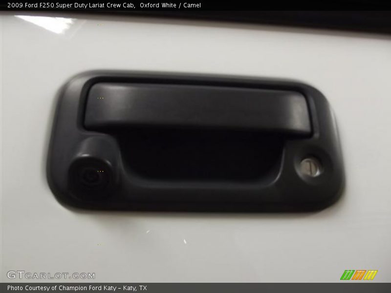 Oxford White / Camel 2009 Ford F250 Super Duty Lariat Crew Cab