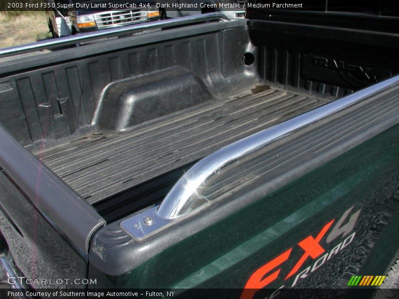 Dark Highland Green Metallic / Medium Parchment 2003 Ford F350 Super Duty Lariat SuperCab 4x4