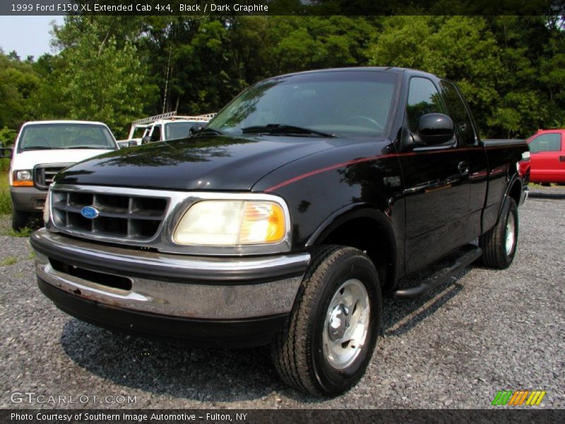 Front 3/4 View of 1999 F150 XL Extended Cab 4x4