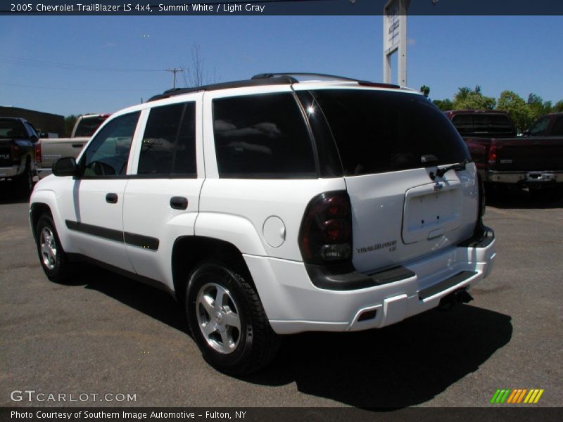 Summit White / Light Gray 2005 Chevrolet TrailBlazer LS 4x4