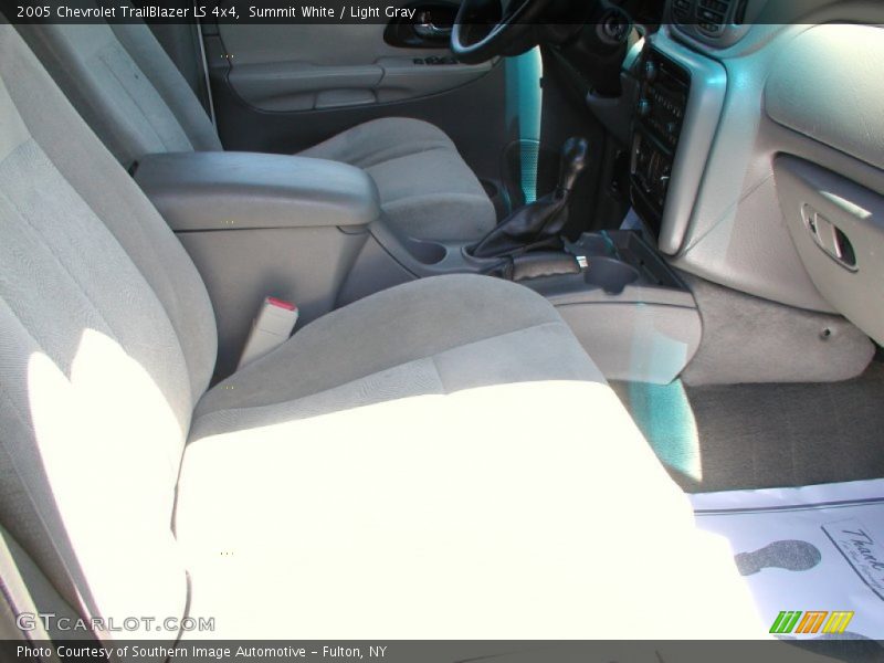Summit White / Light Gray 2005 Chevrolet TrailBlazer LS 4x4