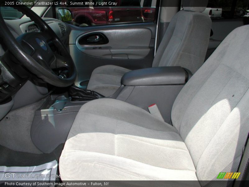 Summit White / Light Gray 2005 Chevrolet TrailBlazer LS 4x4