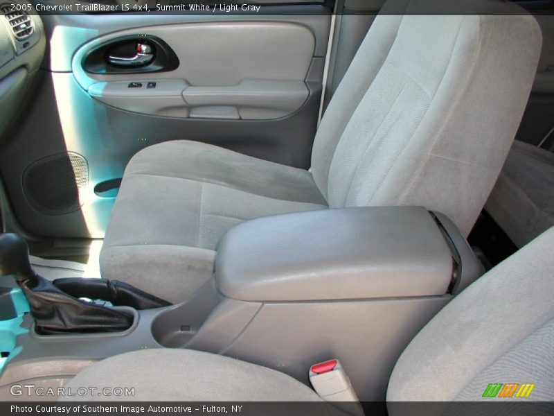Summit White / Light Gray 2005 Chevrolet TrailBlazer LS 4x4