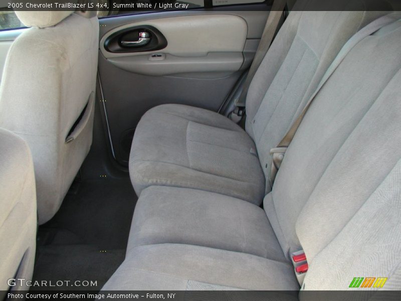 Summit White / Light Gray 2005 Chevrolet TrailBlazer LS 4x4