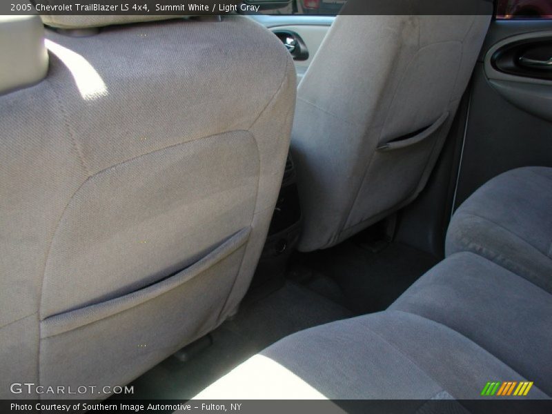 Summit White / Light Gray 2005 Chevrolet TrailBlazer LS 4x4