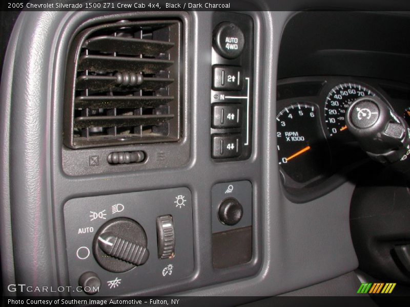 Black / Dark Charcoal 2005 Chevrolet Silverado 1500 Z71 Crew Cab 4x4
