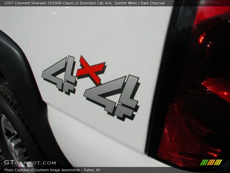 Summit White / Dark Charcoal 2007 Chevrolet Silverado 2500HD Classic LS Extended Cab 4x4