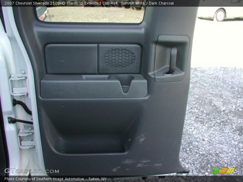 Door Panel of 2007 Silverado 2500HD Classic LS Extended Cab 4x4