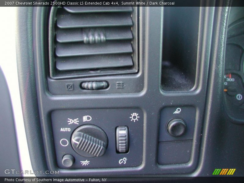 Summit White / Dark Charcoal 2007 Chevrolet Silverado 2500HD Classic LS Extended Cab 4x4