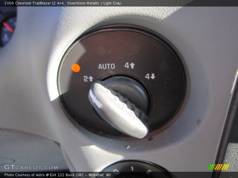 Silverstone Metallic / Light Gray 2006 Chevrolet TrailBlazer LS 4x4