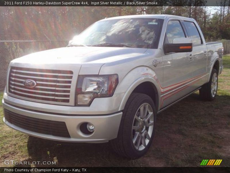 Front 3/4 View of 2011 F150 Harley-Davidson SuperCrew 4x4