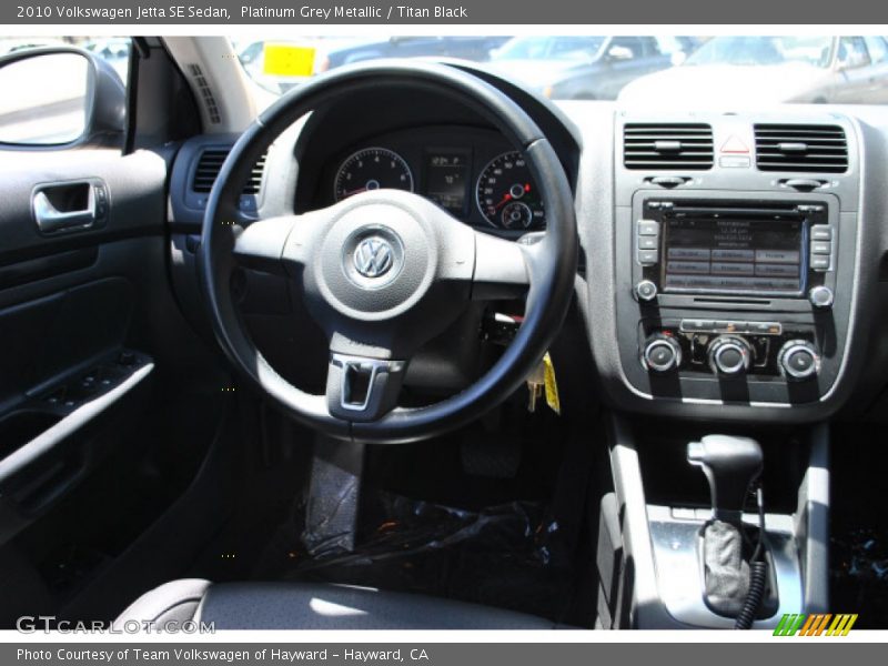 Platinum Grey Metallic / Titan Black 2010 Volkswagen Jetta SE Sedan