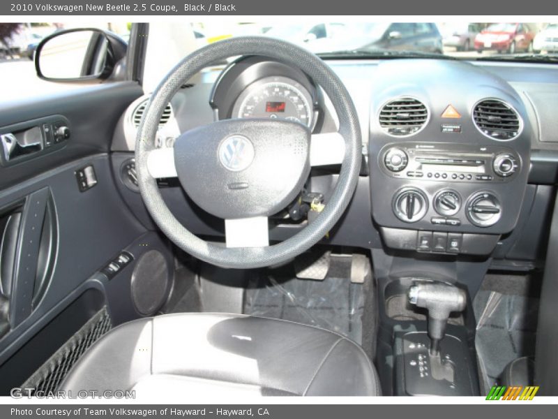 Black / Black 2010 Volkswagen New Beetle 2.5 Coupe