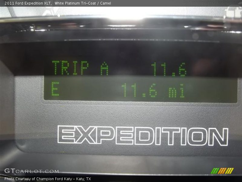 White Platinum Tri-Coat / Camel 2011 Ford Expedition XLT