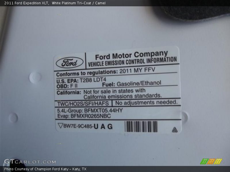 White Platinum Tri-Coat / Camel 2011 Ford Expedition XLT