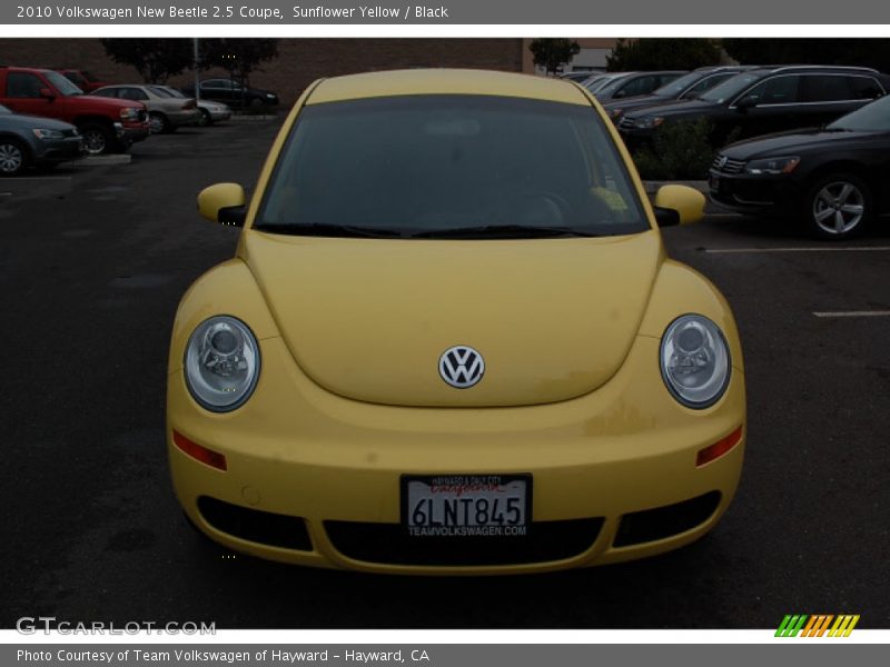 Sunflower Yellow / Black 2010 Volkswagen New Beetle 2.5 Coupe