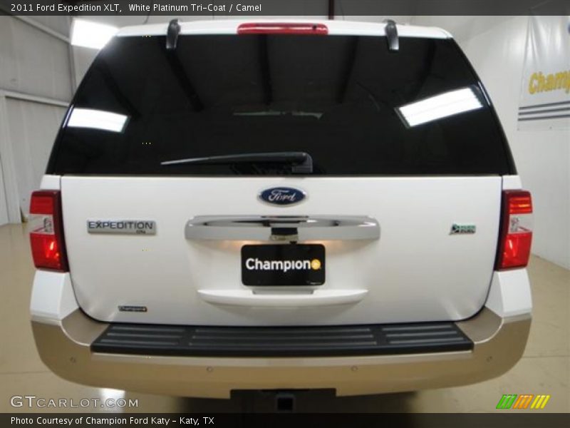 White Platinum Tri-Coat / Camel 2011 Ford Expedition XLT