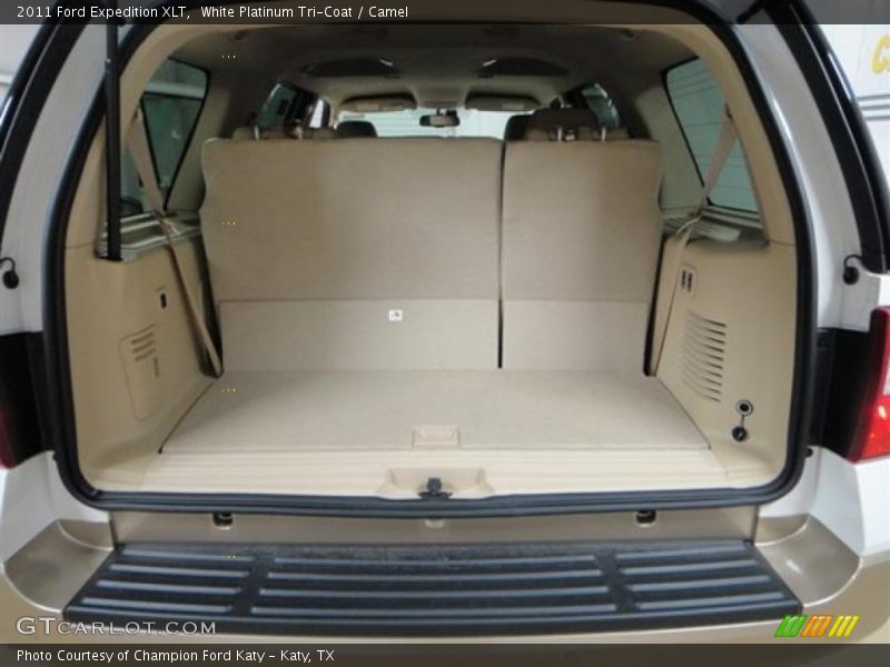 White Platinum Tri-Coat / Camel 2011 Ford Expedition XLT