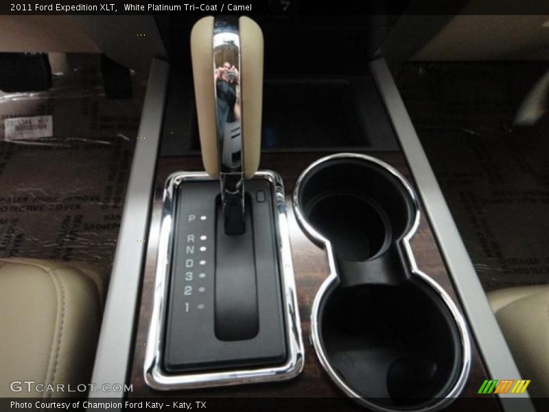 White Platinum Tri-Coat / Camel 2011 Ford Expedition XLT