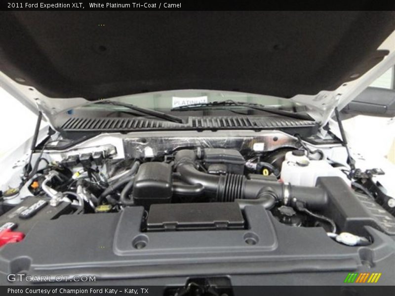 White Platinum Tri-Coat / Camel 2011 Ford Expedition XLT