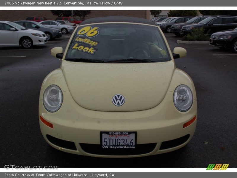 Mellow Yellow / Grey 2006 Volkswagen New Beetle 2.5 Convertible