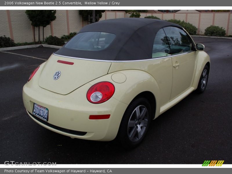 Mellow Yellow / Grey 2006 Volkswagen New Beetle 2.5 Convertible