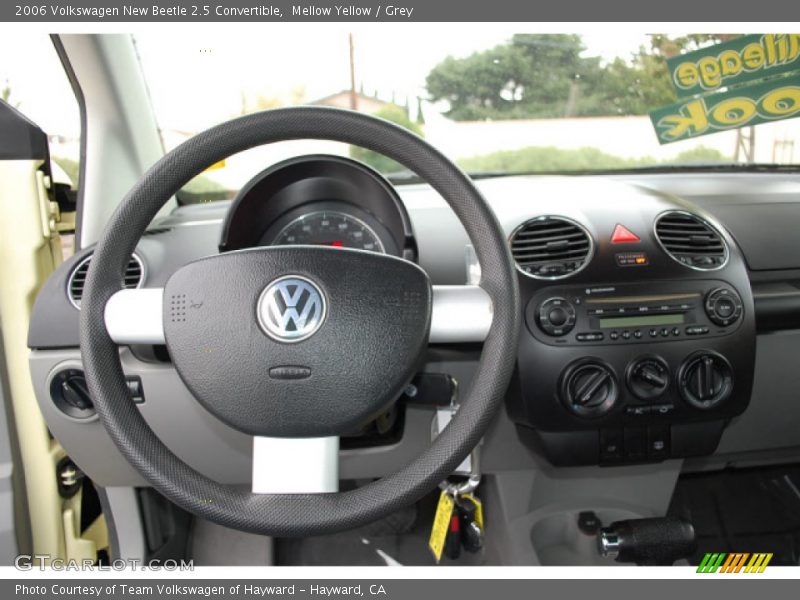 Mellow Yellow / Grey 2006 Volkswagen New Beetle 2.5 Convertible