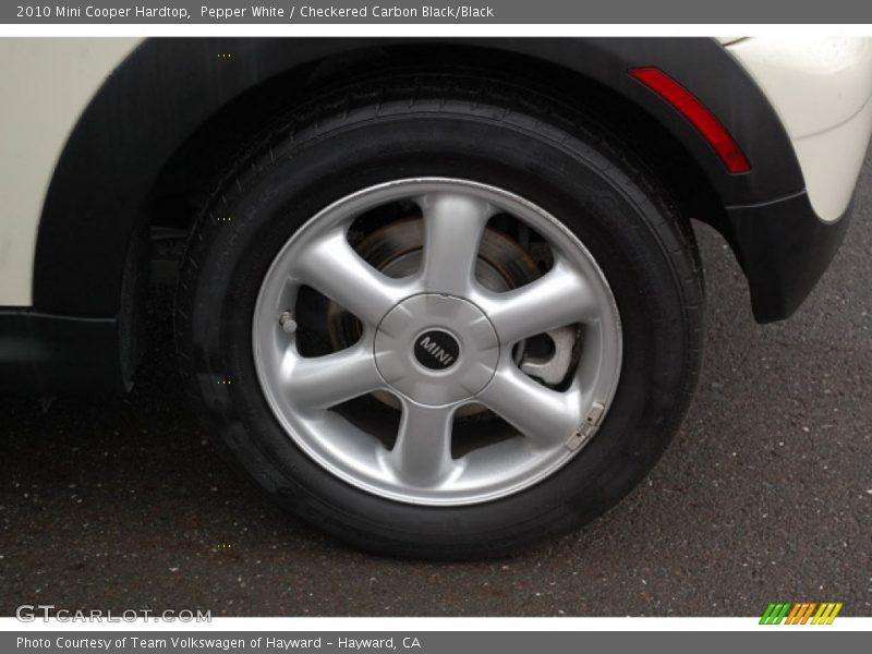 Pepper White / Checkered Carbon Black/Black 2010 Mini Cooper Hardtop