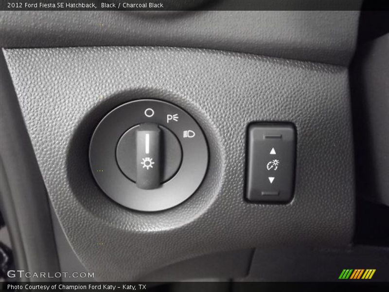 Controls of 2012 Fiesta SE Hatchback