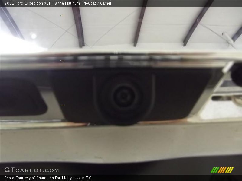 White Platinum Tri-Coat / Camel 2011 Ford Expedition XLT