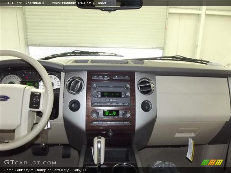 White Platinum Tri-Coat / Camel 2011 Ford Expedition XLT