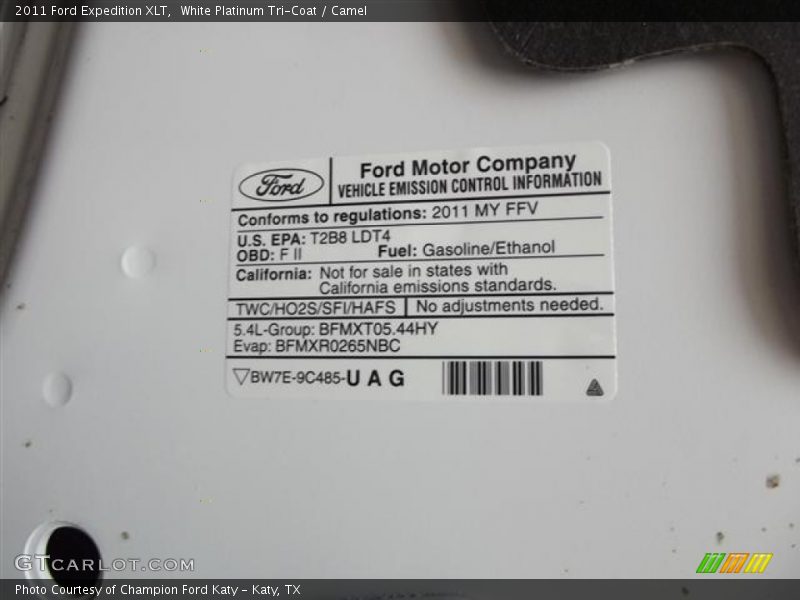 White Platinum Tri-Coat / Camel 2011 Ford Expedition XLT