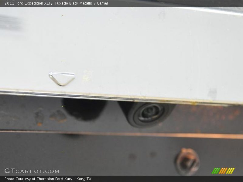 Tuxedo Black Metallic / Camel 2011 Ford Expedition XLT