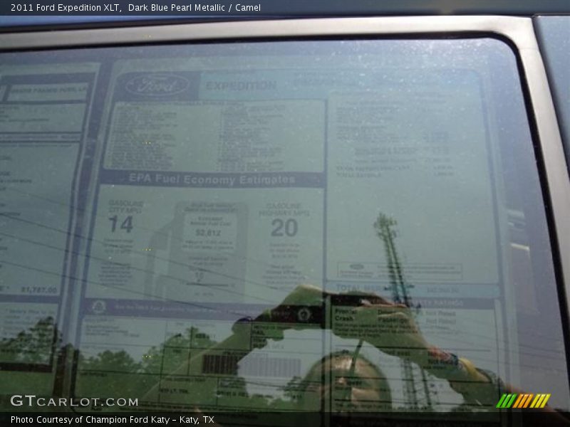 Dark Blue Pearl Metallic / Camel 2011 Ford Expedition XLT