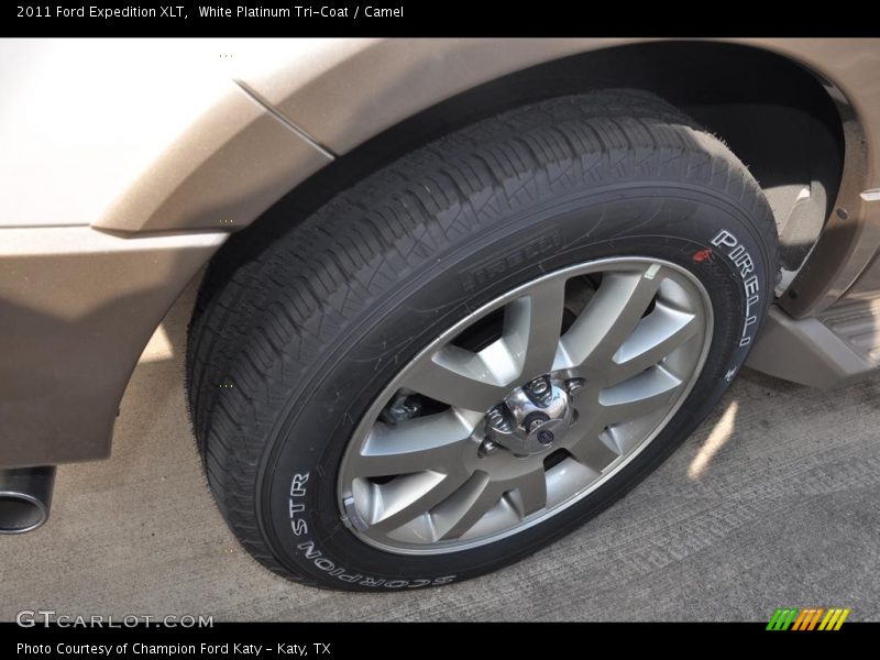 White Platinum Tri-Coat / Camel 2011 Ford Expedition XLT