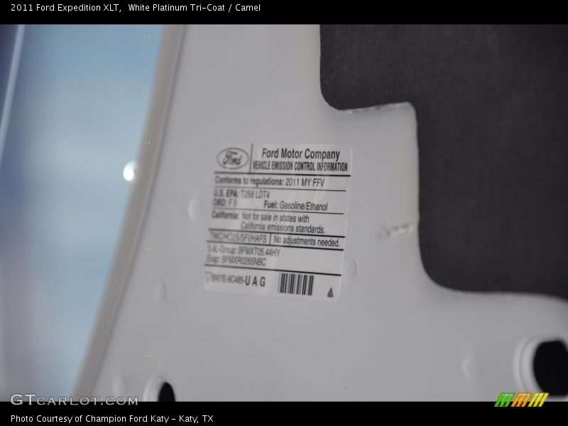 White Platinum Tri-Coat / Camel 2011 Ford Expedition XLT