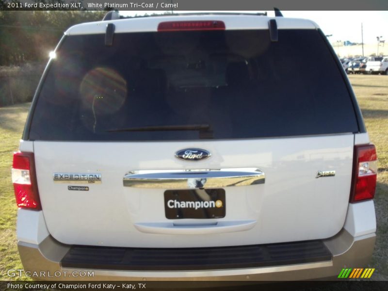 White Platinum Tri-Coat / Camel 2011 Ford Expedition XLT