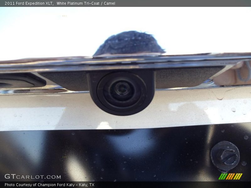 White Platinum Tri-Coat / Camel 2011 Ford Expedition XLT