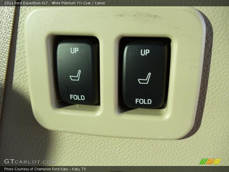 White Platinum Tri-Coat / Camel 2011 Ford Expedition XLT