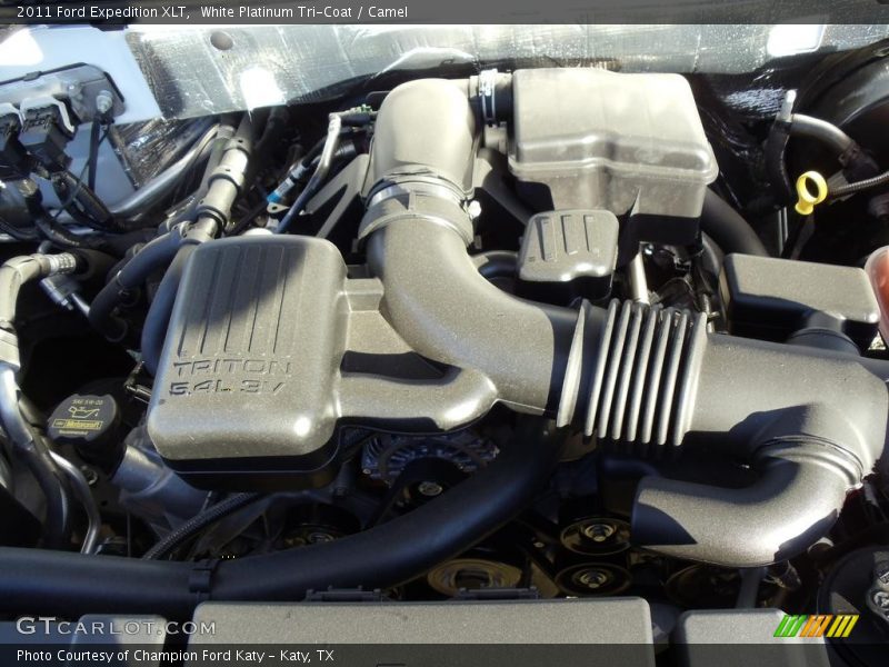 White Platinum Tri-Coat / Camel 2011 Ford Expedition XLT