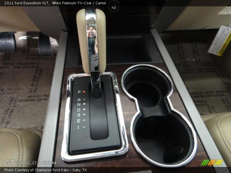 White Platinum Tri-Coat / Camel 2011 Ford Expedition XLT