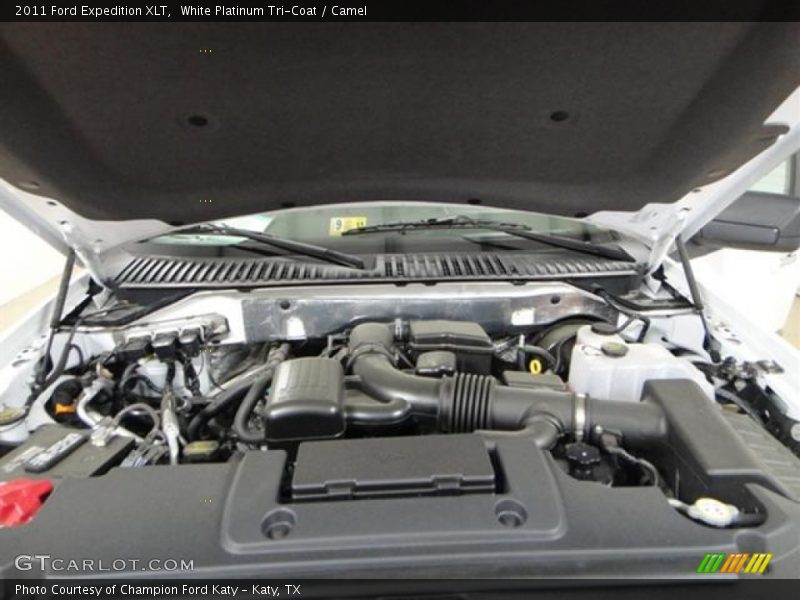 White Platinum Tri-Coat / Camel 2011 Ford Expedition XLT