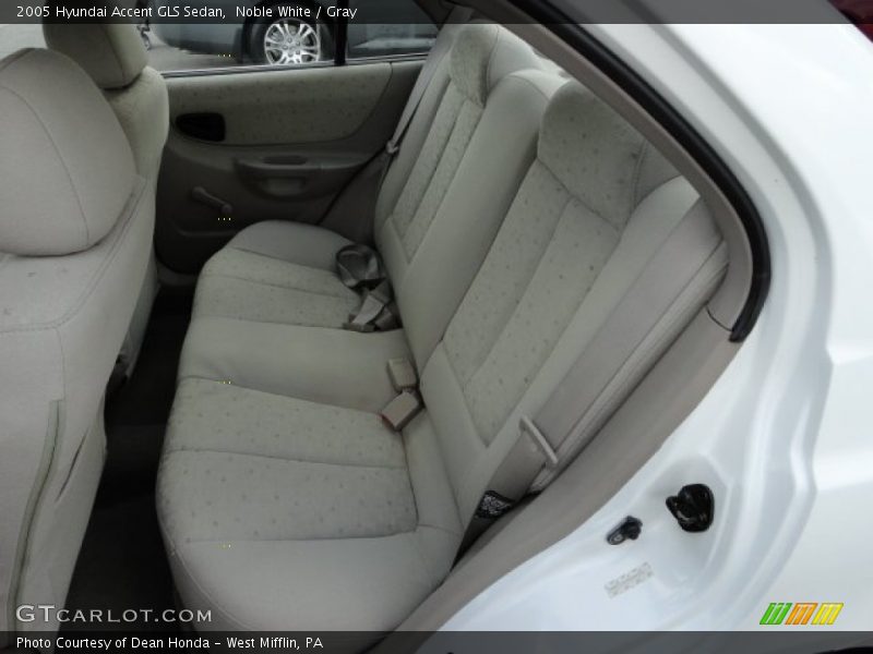 Noble White / Gray 2005 Hyundai Accent GLS Sedan