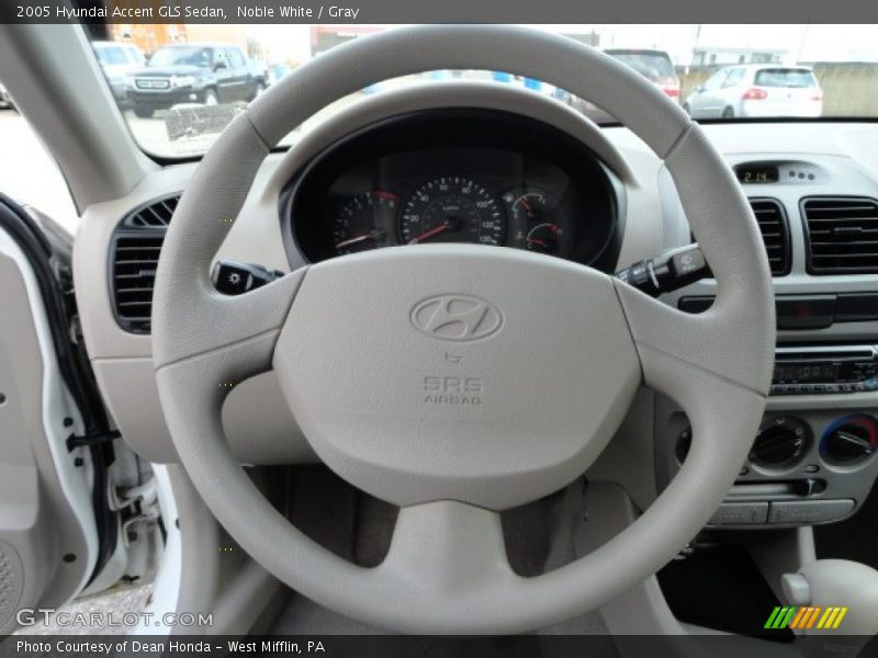 Noble White / Gray 2005 Hyundai Accent GLS Sedan