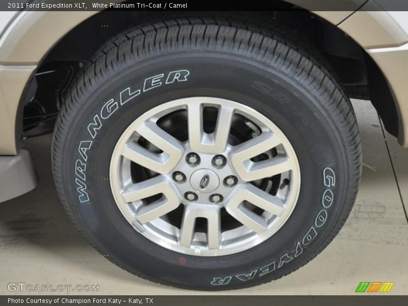 White Platinum Tri-Coat / Camel 2011 Ford Expedition XLT